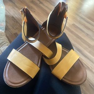 Naturalized women’s’ dressy sandals